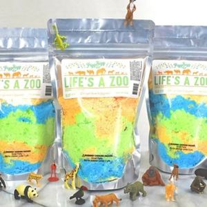 FiZZ BiZZ Lifes A Zoo Bath Salts with surprises